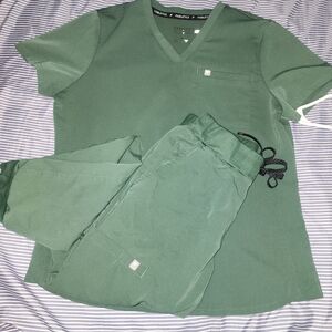 Fabletics Forest Green Scrub Set